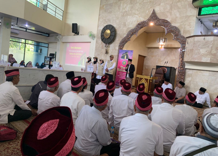 73 Jemaah Haji KBIHU RSI Aisyiyah Malang Doa Bersama Jelang Berangkat 