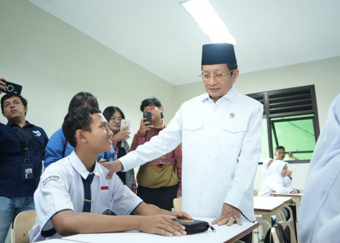Kemenag Batasi Gawai di Madrasah dan Pesantren, di Rumah Maksimal 2 Jam Sehari