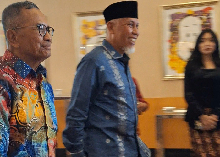 DNN Top Regional Leader Awards 2026, Ini Momen Dahlan Iskan Sambut Para Kepala Daerah yang Hadir