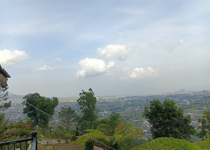 Prakiraan Cuaca Kota Batu 9 Oktober 2026: Hujan Ringan di 3 Kecamatan