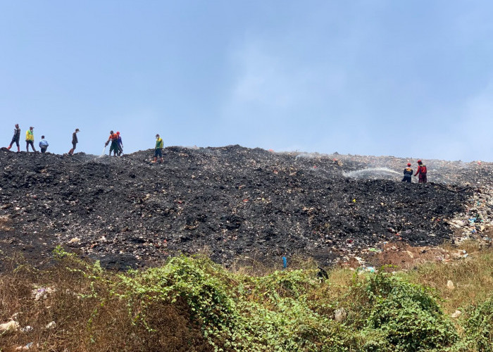 Pemadaman Kebakaran TPA Supit Urang Malang, Pemkot Butuh 16 Kendaraan Suplai Air