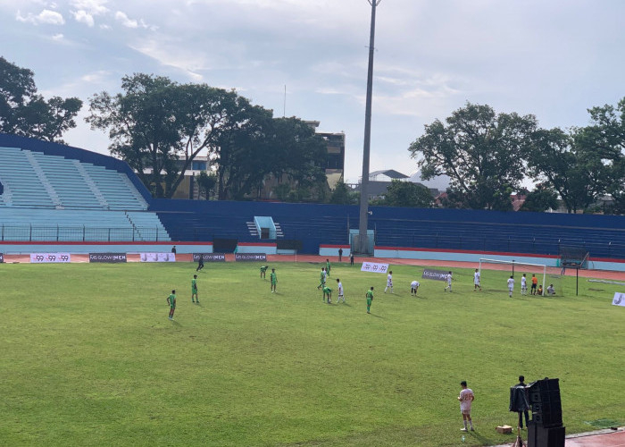 MS GLOW FOR MEN Soccer di Stadion Gajayana Berlangsung Kompetitif, Antusiasme Penonton Tinggi
