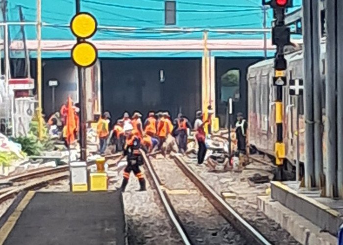 KA Aksa Cargo 2519 Anjlok, Ganggu Arus Perjalanan Kereta ke Malang 