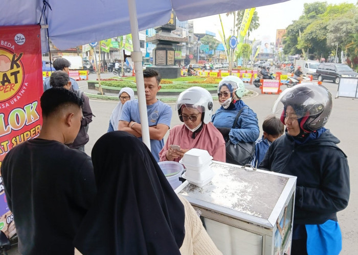 Cilok Sultan Cak Anam Bikin Kaesang Ketagihan