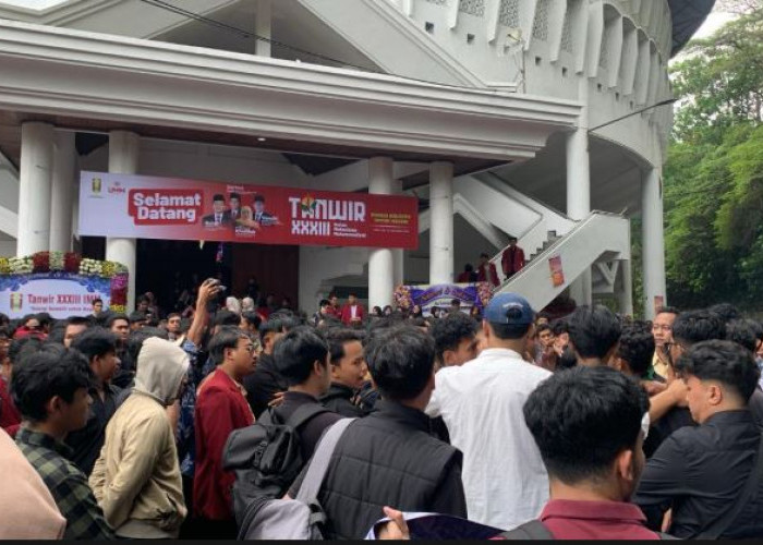 Mahasiswa HMI UMM Protes Kebijakan Wajib Hadir pada Acara yang Dihadiri Menteri ESDM Bahlil dan Mendes Yandri