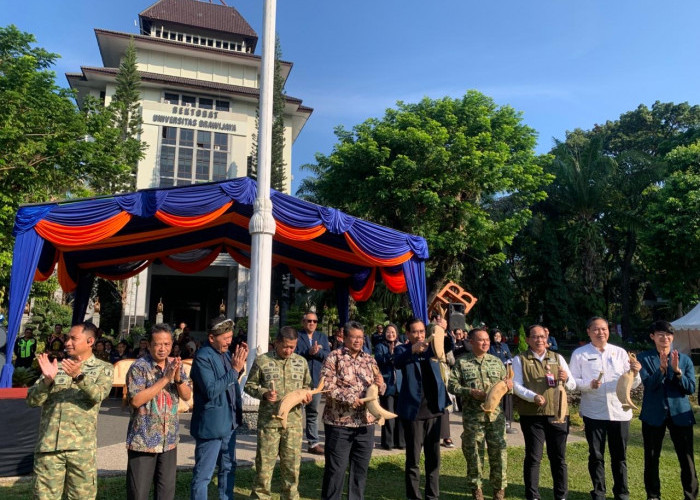 Dekan FISIP UB Tekankan Mahasiswa Belajar dari Masyarakat, 1.140 Peserta Bakti Desa Diterjunkan ke Tiga Daerah