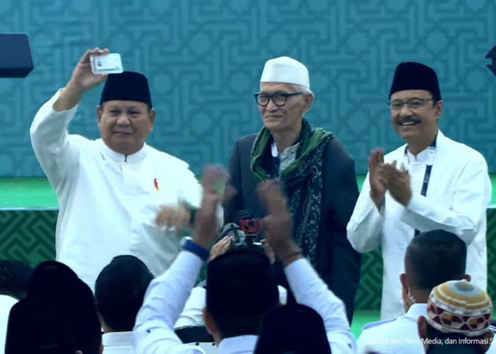 Prabowo Dapat Kartanu di Penutupan Muktamar NU, Statusnya Anggota Seumur Hidup
