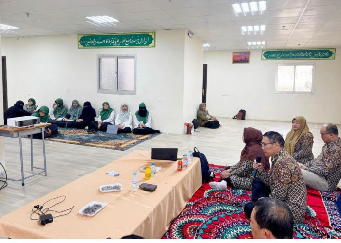 UM Buka Akses Beasiswa dan Magang untuk Siswa Sekolah Indonesia Makkah