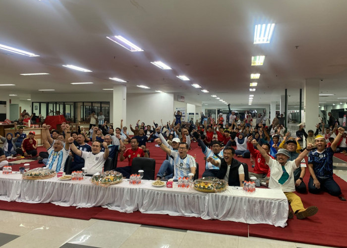 Nobar Piala Dunia 2026 Hidupkan MPP Merdeka, Warga Urus Administrasi Sambil Dukung UMKM Lokal