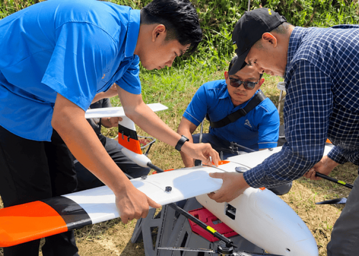Dosen Ma Chung dan UMM  Drone untuk Petakan Jalan, Jangkauan hingga 25 Km