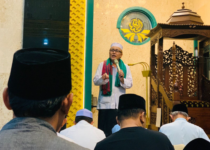 Jelang Tarawih di Masjid Al Ihsan SPI, Ustaz Mahfud Ingatkan Jemaah soal Bekal Akhirat