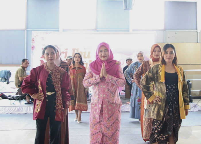 Eloknya Fashion Show 'Hari Ibu' Pesona Bordir di MCC, Jadi Ruang Refleksi Peran Ibu  