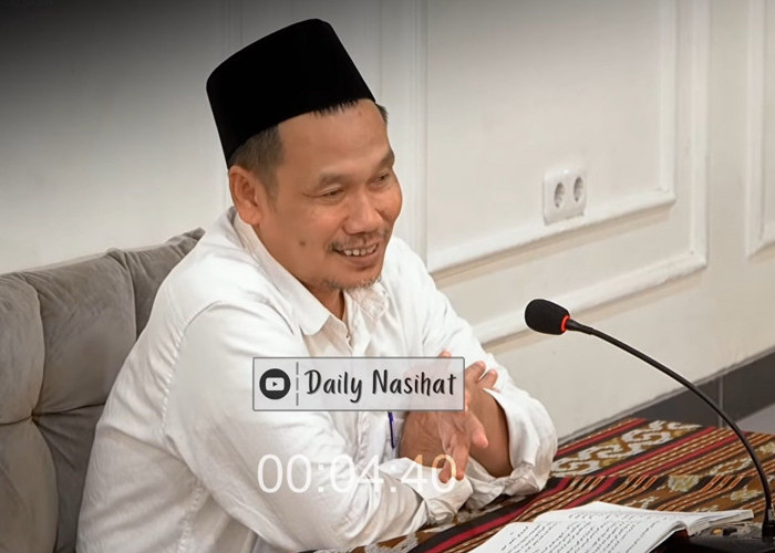 Gus Baha Ungkap Bahaya Orang Saleh Tanpa Ilmu: Kesalehan Tak Otomatis Jadi Otoritas (1)