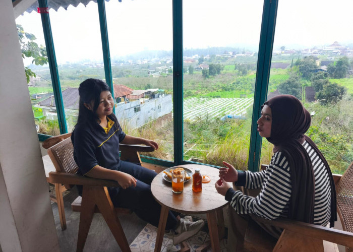 Padda Coffee, Tempat Ngopi Instagramable dengan View Pegunungan Kota Batu 