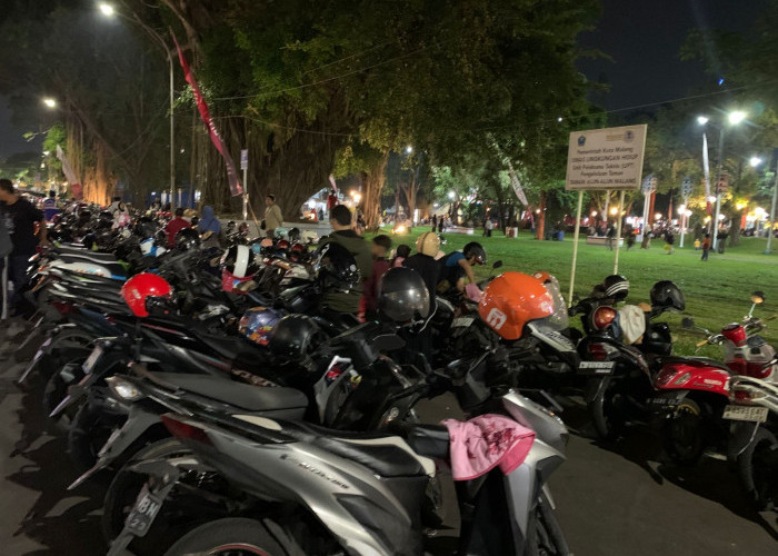 Ramai Pengunjung usai Revitalisasi, Alun-Alun Merdeka Dihadapkan Tantangan Parkir dan PKL