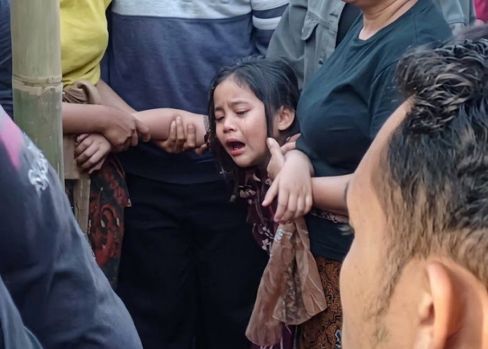 Diduga Curi Ayam, Pria Tewas Dikeroyok Massa; Tangis Anak Pecah Sambut Jenazah Ayah