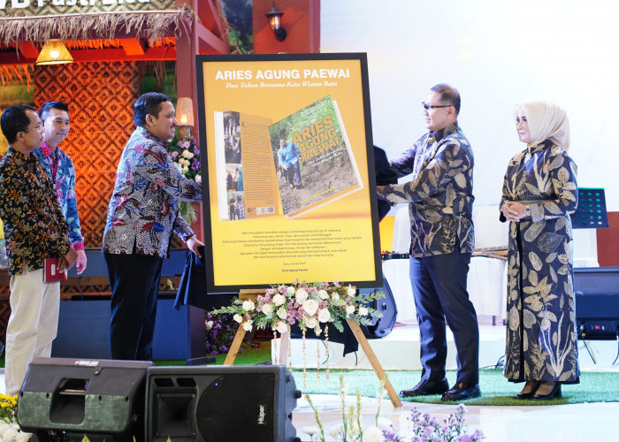 Jelang Akhiri Tugas, Aries Agung Launching Buku 2 Tahun Bersama Kota Wisata Batu