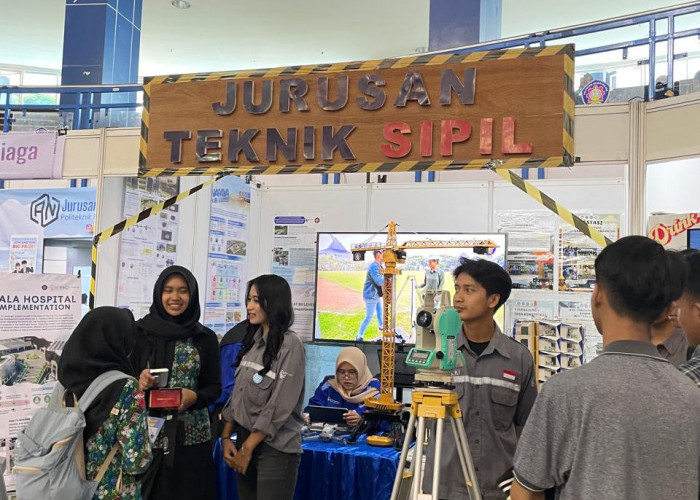 Tampilkan Miniatur Bangunan hingga Alat Ukur, Booth Teknik Sipil Ramai Dikunjungi di Education Expo Polinema