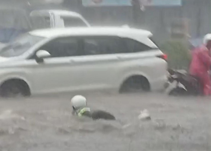 Banjir Rendam 39 Titik di Kota Malang, Satu Korban Hanyut Berhasil Diselamatkan
