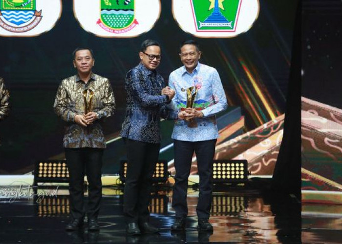 RT Berkelas Bawa Wahyu Hidayat Raih Penghargaan Pelayanan Publik Nasional