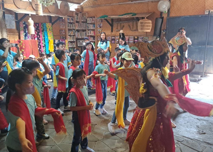 Anak-anak MDC Surabaya Belajar Budaya Jawa di Kampung Budaya Polowijen
