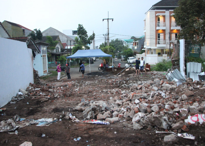 Tembok Griya Shanta Dirusak Saat Proses Hukum Berjalan, Warga Sebut Ada Massa Suruhan