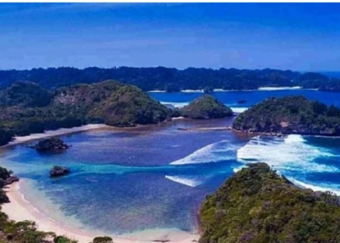 Menjelajahi Pantai Teluk Asmara: Pesona Alam Pesisir yang Memukau