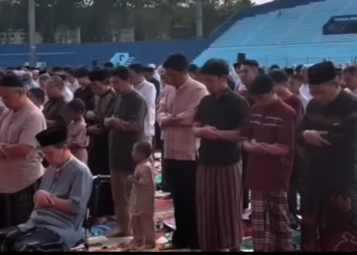 Ribuan Warga Muhammadiyah Salat Id di Stadion Gajayana, Seruan Jaga Persatuan Menguat