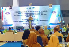 Pemkot Malang Serahkan SK Pensiun Lebih Awal, 355 ASN dan 38 PPPK Masuki Masa Purna Tugas