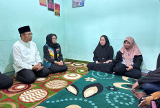 Wali Kota Batu Kunjungi Rumah Almarhum Iwan Kurniawan Korban Laka Truk Rem Blong