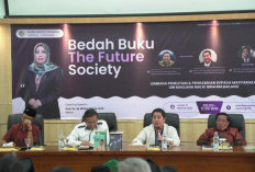 Dua dari 12 Penulis Hadir, Bedah Buku 'The Future Society' Bahas Kegelisahan Akademik di UIN Malang