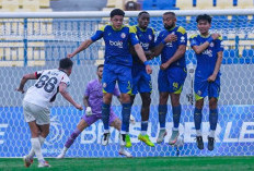 Belum Bangkit di Derbi Jatim, Arema FC Kalah Tipis 2-3 dari Persik Kediri