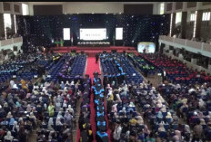 800 Lulusan UIN Maliki Malang Dikukuhkan, Rektor Tekankan Penguasaan AI dan Akhlak