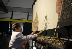 Andrian Prasetyo, Dalang Muda UM yang Setia Menjaga Wayang Kulit Gaya Malangan sejak Kelas 2 SD