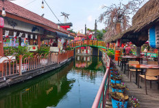 Sore-Sore Jalan Santai Sambil Kulineran, Serunya Berburu Jajanan di Pasar Apung Museum Angkut