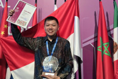 Mahasiswa UB Charles Leonard Moniaga Raih Emas Skor Sempurna 100 di Olimpiade Internasional Rusia