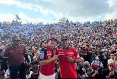 Rider Parade MotoGP Mandalika 2026 Jadi Pusat Perhatian, Warga Mataram Sambut Veda Ega Pratama