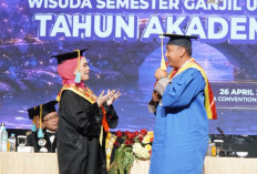 Aipda Purnomo ‘Polisi Belajar Baik’ Wisuda S2, Viral Jadi Penolong ODGJ, Dulu Banyak Utang, Jualan Soto