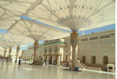 Penting! Simak Aturan Terbaru di Masjid Nabawi: Dari Larangan 'Live Streaming' hingga Etika Berpakaian