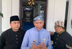 Wahyu Hidayat Kenakan Busana Melayu Medan saat Upacara Sumpah Pemuda