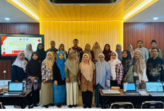 Guru MAN Kota Batu Dilatih GeoGebra oleh Tim UB, Pembelajaran Matematika Didukung Visualisasi 3D