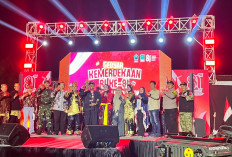 Pesta Rakyat RW 7 Sukun Pondok Indah Tampilkan Fashion Show Busana Adat hingga Pentas Seni Warga
