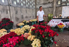 Orderan Bunga Potong di Batu Anjlok 60 Persen saat Bulan Suro