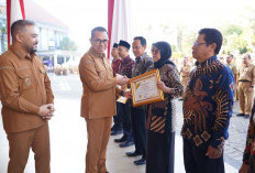 11 ASN Pemkot Batu Resmi Pensiun, Wali Kota Nurochman: Pengabdian Mereka Fondasi Kemajuan Daerah