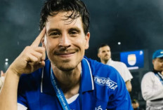 Thom Haye Tak Angkat Trofi Persib, Momen Ini Justru Bikin Bobotoh Bertanya-tanya