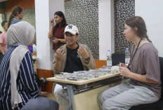 Peduli Kesehatan Mata Mahasiswa, LPMI dan PUK UB Bagikan 220 Kacamata Gratis