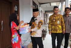 Respons Cepat Bencana Puting Beliung, Bupati Malang Salurkan Bantuan di Poncokusumo dan Tajinan