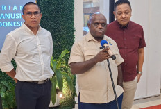 Menteri HAM Pigai Ingatkan Meutya Hafid Tidak Mengkriminalisasi Amien Rais