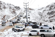 Wilayah Utara Arab Saudi yang Gersang Berubah Bersalju, Suhu Turun 4 Derajat
