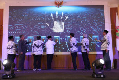 Launching PGRI Power, Bupati Malang Berharap Guru Makin Profesional, Inovatif, Mahir AI